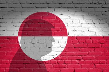 Tuğla duvarda Grönland bayrağı