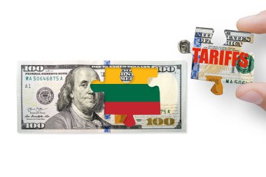 Beyaz arka planda 100 dolar izole edilmiş. Amerika Birleşik Devletleri ve Litvanya ticaret, gümrük vergileri, görev savaşı 