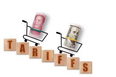 Beyaz bir arka planda 100 yuan ve dolar. TARIFFS sözcüğüyle. Ticaret, görev, gümrük ve gümrük vergisi savaşı
