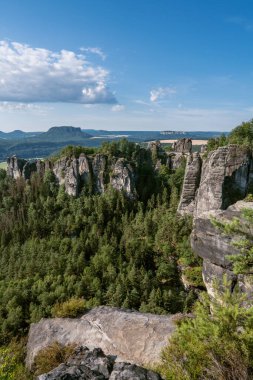 Elbe Nehri Vadisi 'ndeki Bastei ve kaya oluşumları, Sakson İsviçre Ulusal Parkı, Almanya