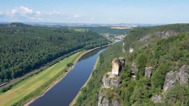 Yüksek Irtifadaki Bir Uçurumdan Çarpıcı Dağ Manzarası Sakson Sviçre Almanya — Stok video