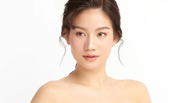 Vacker Ung Asiatisk Kvinna Med Ren Fräsch Hud Vit Bakgrund — Stockfoto