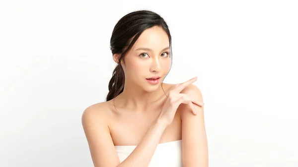 Beautiful Young Asian Woman Clean Fresh Skin White Background Face — Stock Photo, Image