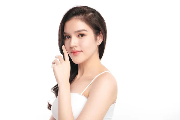 Smuk Ung Asiatisk Kvinde Med Ren Frisk Hud Hvid Baggrund - Stock-foto