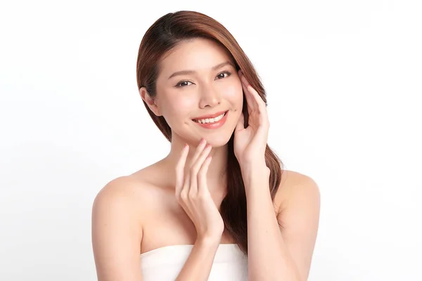 Hermosa Mujer Asiática Joven Con Piel Limpia Fresca Sobre Fondo —  Fotos de Stock