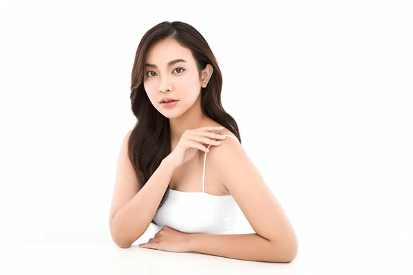 Wanita Asia Muda Cantik Dengan Kulit Bersih Dan Segar Dengan — Stok Foto