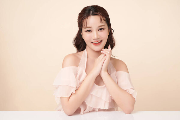 Beautiful Young Asian Woman Clean Fresh Skin Beige Background Face Royalty Free Stock Photos