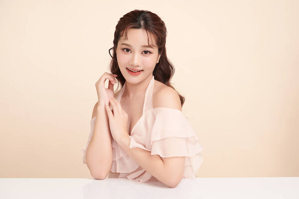 Beautiful Young Asian Woman Clean Fresh Skin Beige Background Face Royalty Free Stock Images