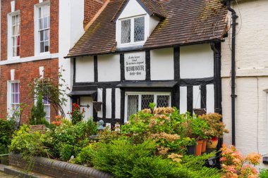 BridgNorth, Shropshire, İngiltere - 12 Nisan 2024: BridgNorth, Shropshire, İngiltere 'de bir zamanlar ilahiyatçı Richard Baxter 1600' larda oturuyordu.