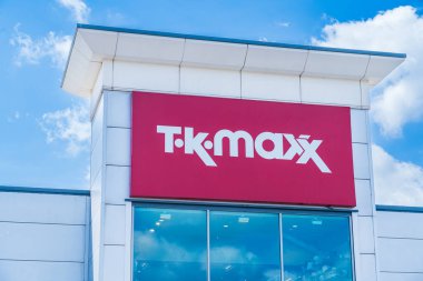 Çarşamba, İngiltere - 23 Mayıs 2025: Amerika 'nın sahip olduğu indirimli mağaza zinciri TK Maxx