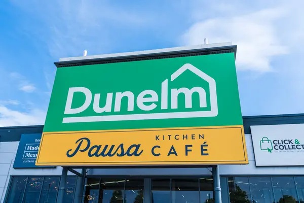 Erdington, Birmingham, İngiltere 4 Temmuz 2025 Mobilya Şirketi, Dunelm