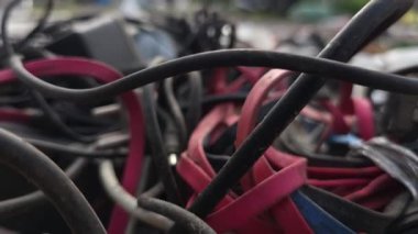 çok farklı renkli kablolar. 