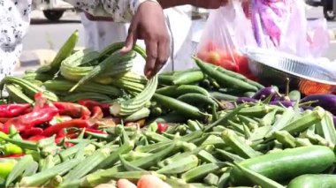 Markette taze sebzeler