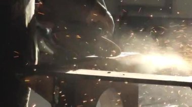 Endüstriyel kaynaklarda metal kaynağı