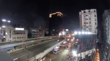 Şehirdeki trafik gece vakti sıçradı 