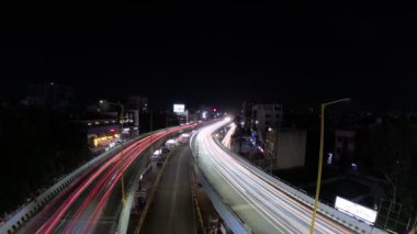 Şehirdeki trafik gece vakti sıçradı 