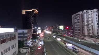 Şehirdeki trafik gece vakti sıçradı 