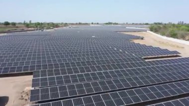 Barselona şehrindeki güneş panelinin görüntüsü