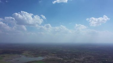 Gökyüzü, bulutlar ve bulutların havadan görünüşü