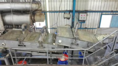 Modern bir mandıra fabrikasının üretimi