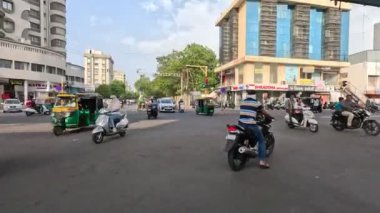 Indira Çemberi Köprüsü Akşam trafiği Rajkot Gujarat Hindistan