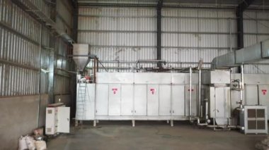 Sanayi fabrikası. çelik boru hatları ve vanalar