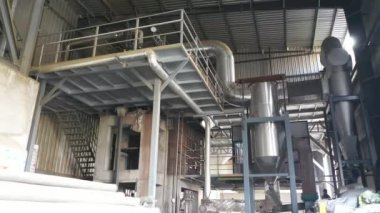 Fabrikada çelik boru üretimi