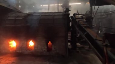 Fırında yanan odun.