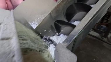 Ürünlerin üretimi için metal levha üretimi