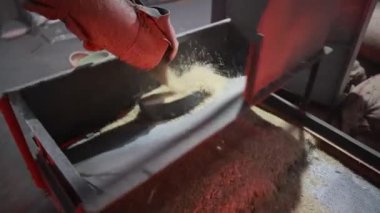 Bir fabrika üretimi