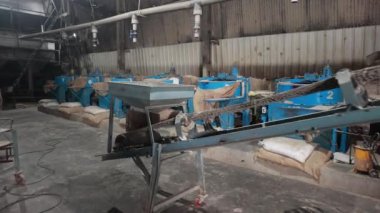 Bir fabrika yapımı için metal boru üretimi.