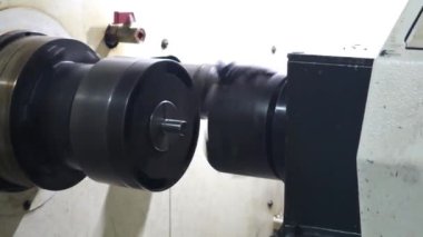 Metal bir makineyi kapat