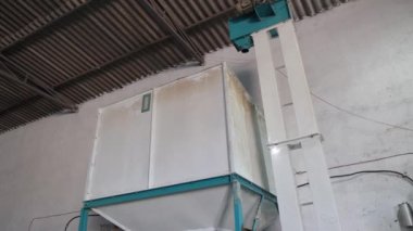 Sanayi fabrikası, metal ekipman ve borular