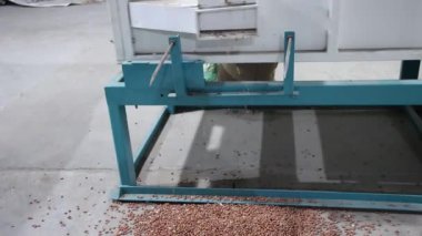 bir fabrika binası görüntüsü