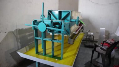 Metal boruların üretiminin görüntüsü