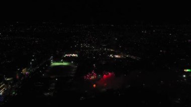 Yeni yılın gece manzarası.