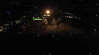 Şehrin gece manzarası