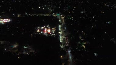 Barselona şehrinin gece manzarası