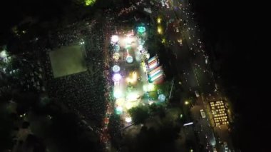 Barselona şehrinin gece manzarası