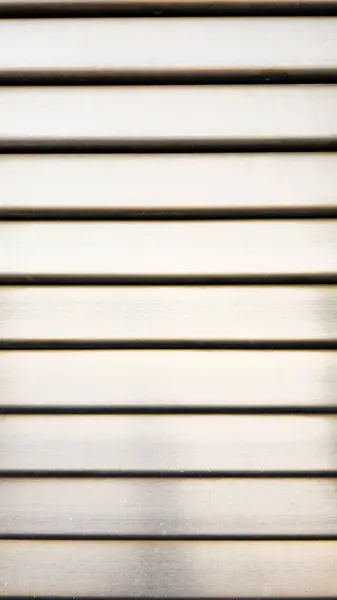 Çizik ve çatlaklarla metal doku