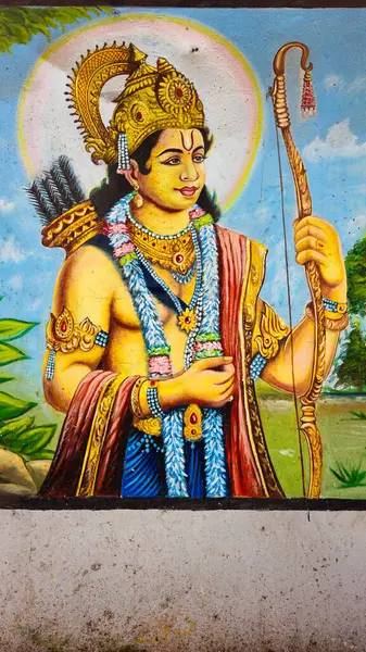 Tapınak duvarında Hindu tanrısının heykeli