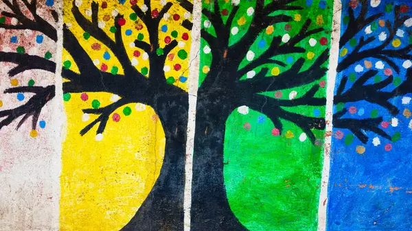 Duvardaki soyut ağaç