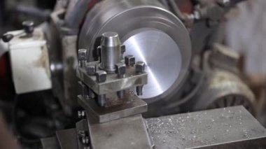 Torna ve torna makinesi