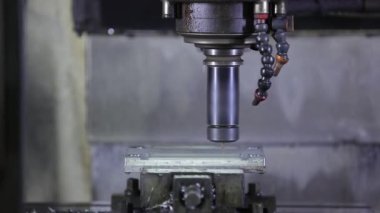 Metal makineli cnc kesme makinesi