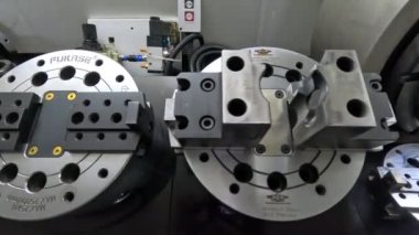 Endüstri fabrikasındaki makineyi kapat..