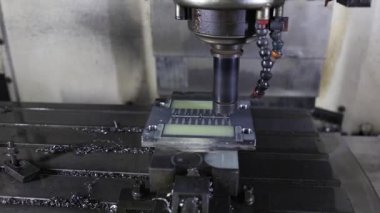 cnc makineli metal kesme makinesi