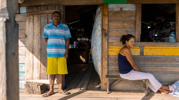 Stock image Indigenous man and woman outside their wooden house in the caribbean of Nicaragua