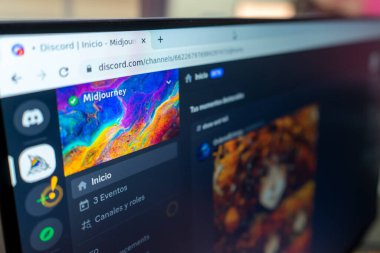 Web sürüm uygulaması için uyumsuz orta yolculuk sunucusu