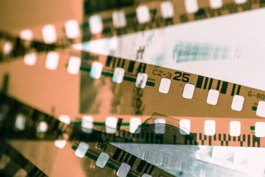 une mise en superposition de pellicule foto couleur