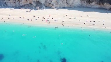 Güzel yaz adası güneşli gün